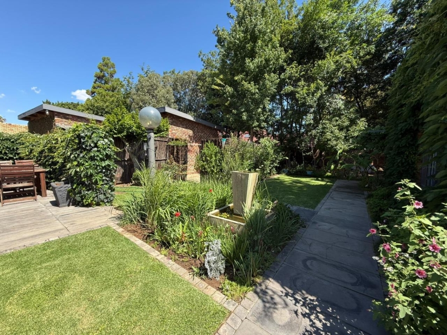 7 Bedroom Property for Sale in Van Der Hoff Park North West